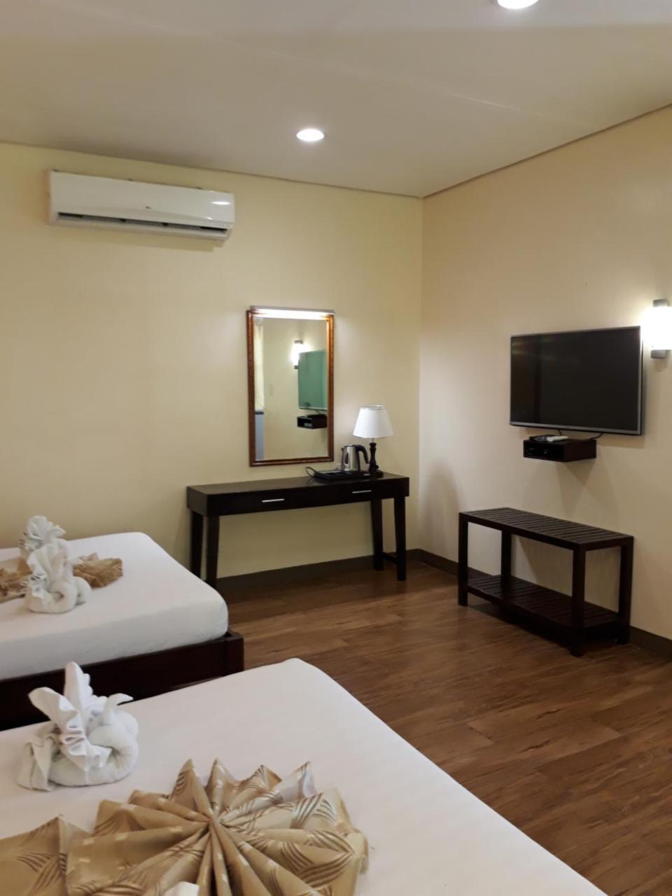Sea Garden Resort Iloilo Bagian luar foto