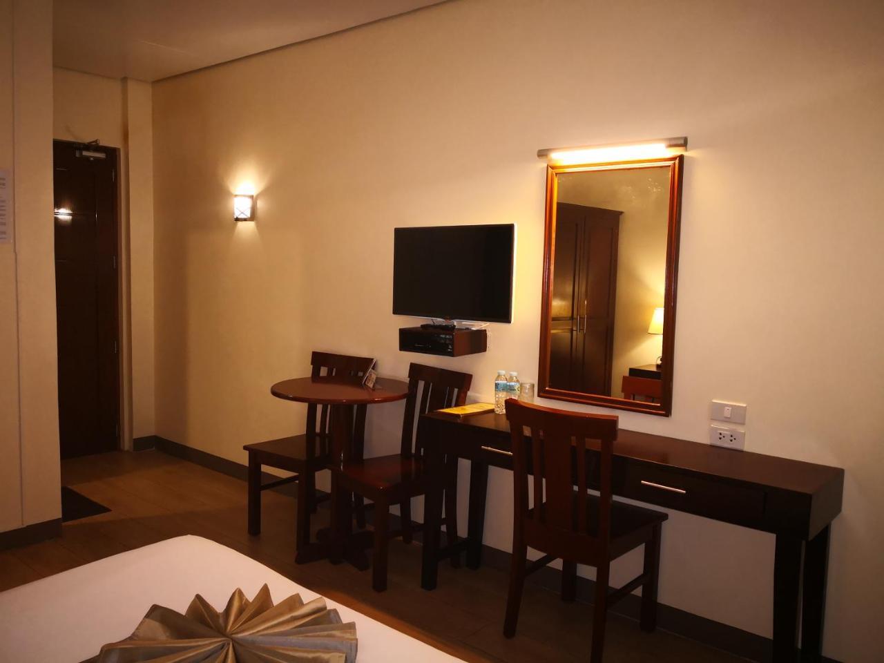 Sea Garden Resort Iloilo Bagian luar foto