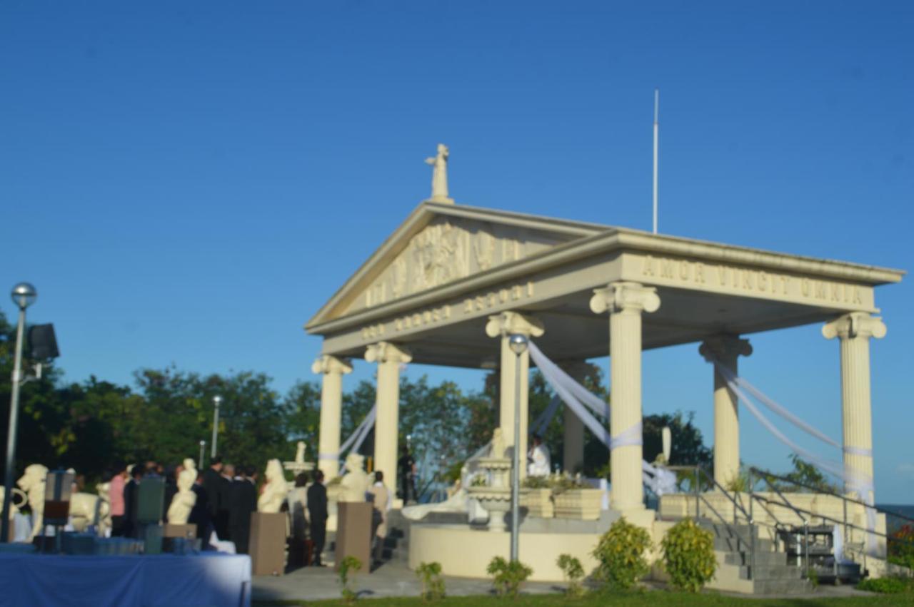 Sea Garden Resort Iloilo Bagian luar foto